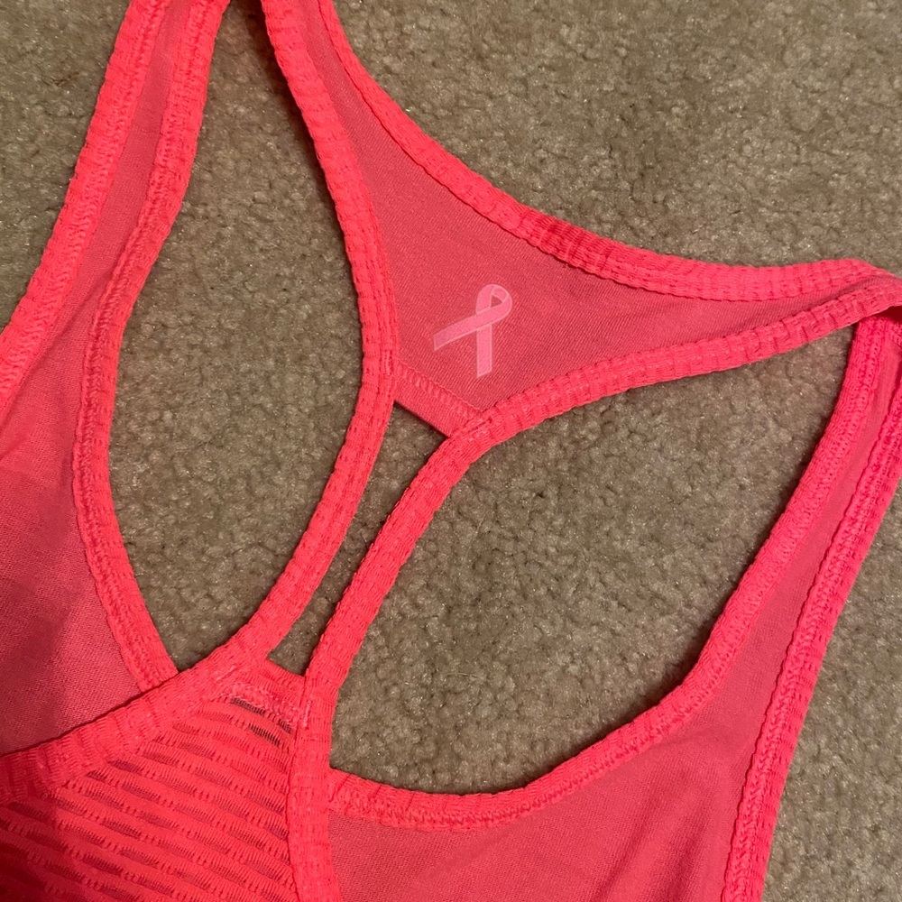 Under Armour tank, small